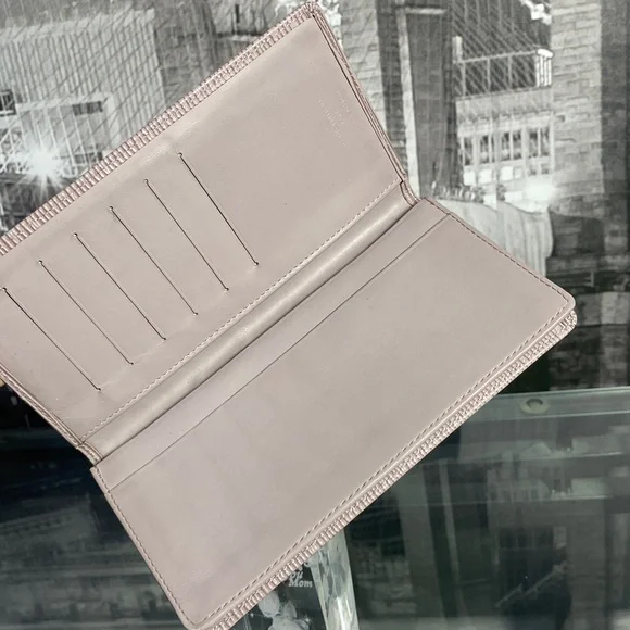 Authentic Rare Louis Vuitton Epi Checkbook Holder Wallet - Picture 13 of 15